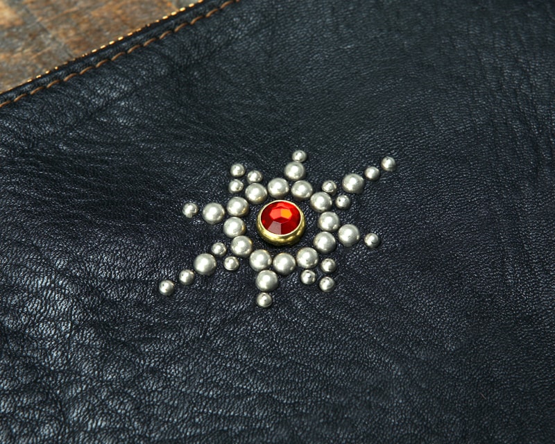 .03 鉄製スタッズ