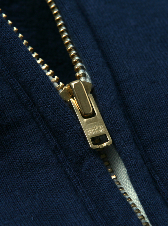 .05 UNIVERSAL ZIPPER