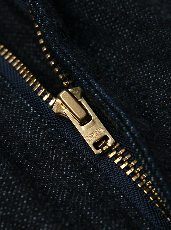 .06 UNIVERSAL ZIPPER