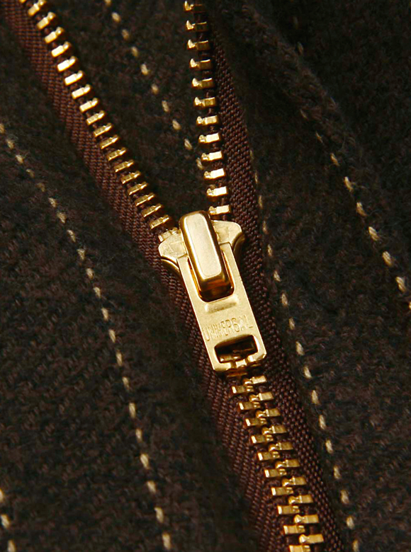 .06 UNIVERSAL ZIPPER