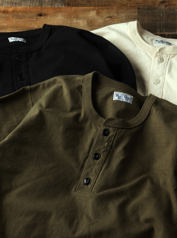 .01 肉厚でコシのある生地を使用したヘンリーネックロングスリーブTシャツ