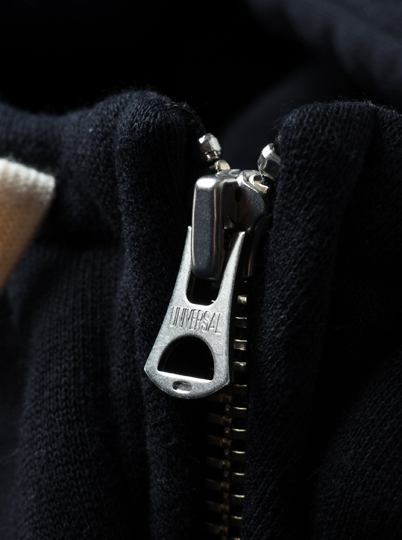 .04 UNIVERSAL ZIPPER